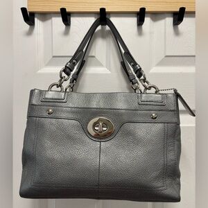 Coach H1169-F16531 Penelope Silver Metallic Pebbled Leather Carryall is EUC